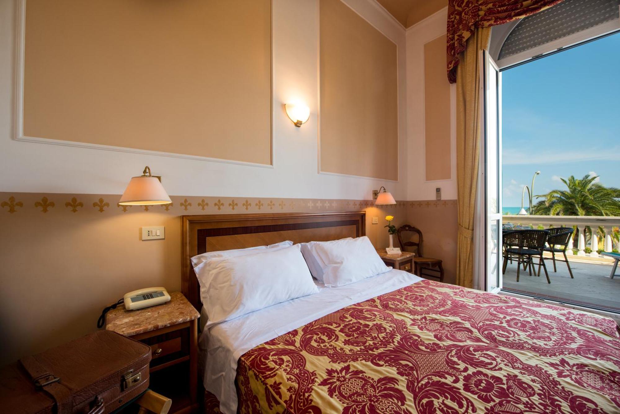 Hotel Progresso San Benedetto del Tronto Bagian luar foto